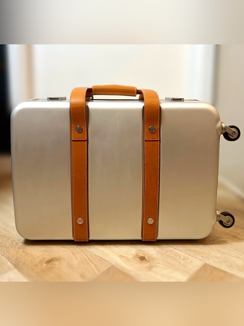 Hermès LTD ED Orion Aluminum & Vache Naturelle Spinner, Retractable Handle, Rare - Picture 4 of 17